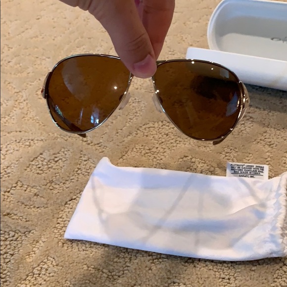 Brand new Oakley sunglasses - Picture 2 of 4